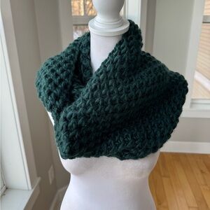 Old Navy Dark Forest Green Chunky Knit Infinity Scarf